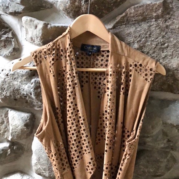 Brown vest - Picture 3 of 4